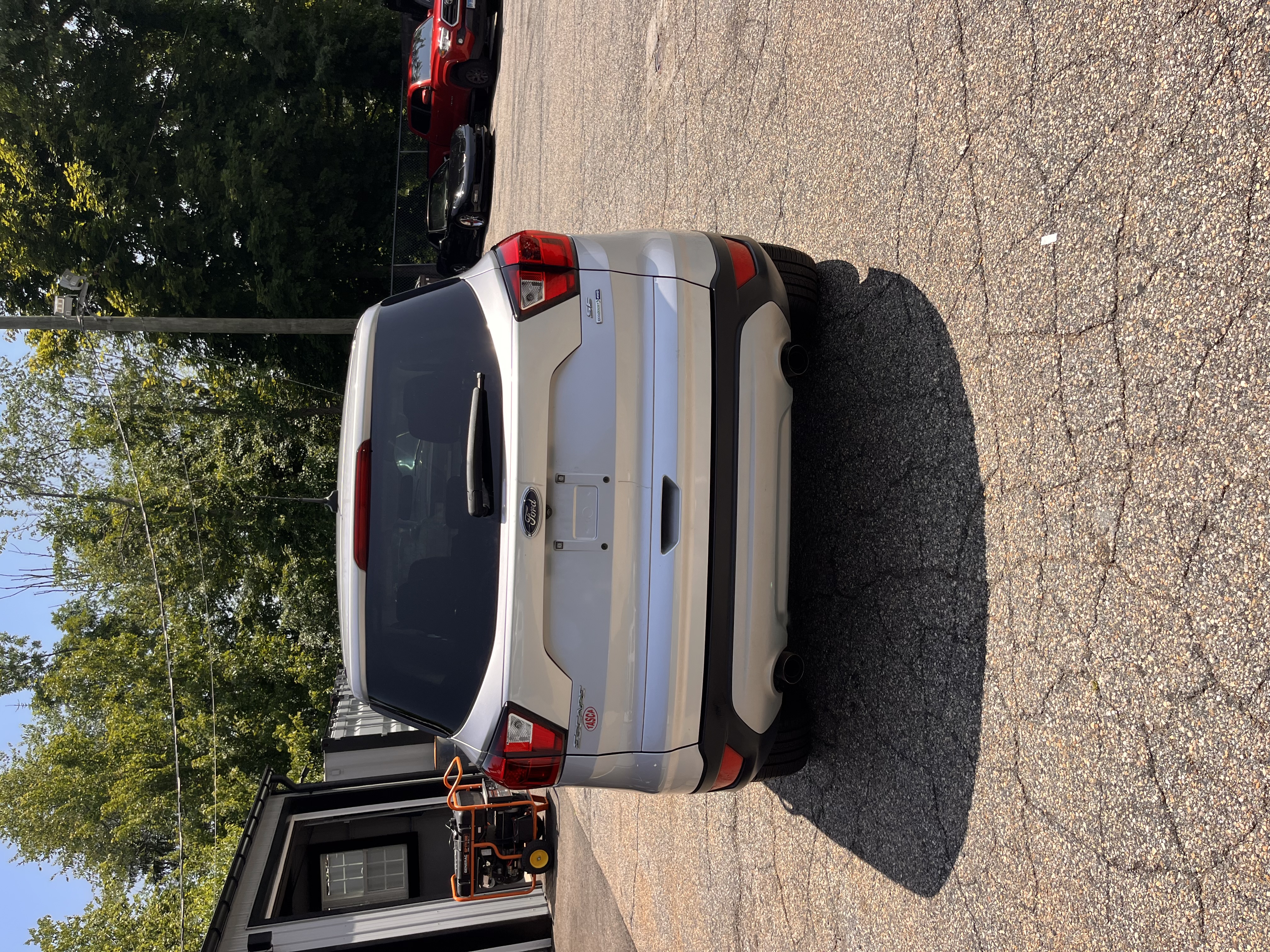 NEW ARRIVAL!!! 2019 FORD ESCAPE SE!! AWD!! Runs and drives great!! Gas saver!! Heated seats, remote start, backup camera, Bluetooth, keyless entry and much more!! Only 83k miles!! Won’t last at $12,900!!