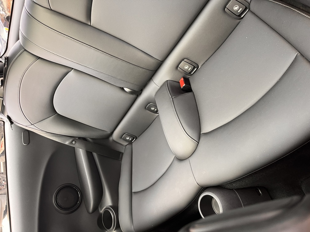 NEW ARRIVAL!! 2019 MINI COOPER S!! Clean carfax!! ONLY 33k miles! Signature Trim!! Heated leather seats, pano roof, backup camera, Bluetooth and much much more! Won’t last at Only $19,900