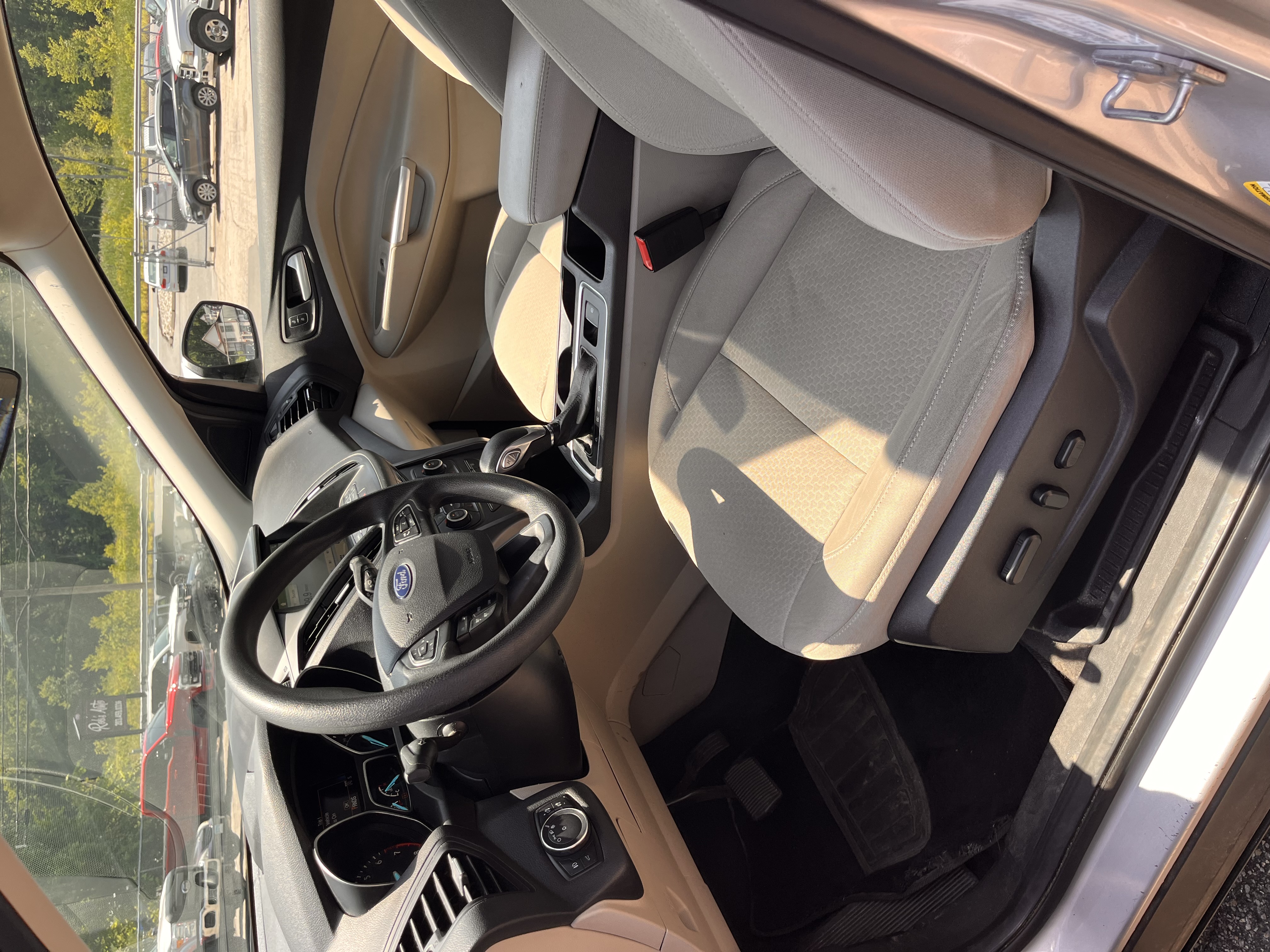 NEW ARRIVAL!!! 2019 FORD ESCAPE SE!! AWD!! Runs and drives great!! Gas saver!! Heated seats, remote start, backup camera, Bluetooth, keyless entry and much more!! Only 83k miles!! Won’t last at $12,900!!