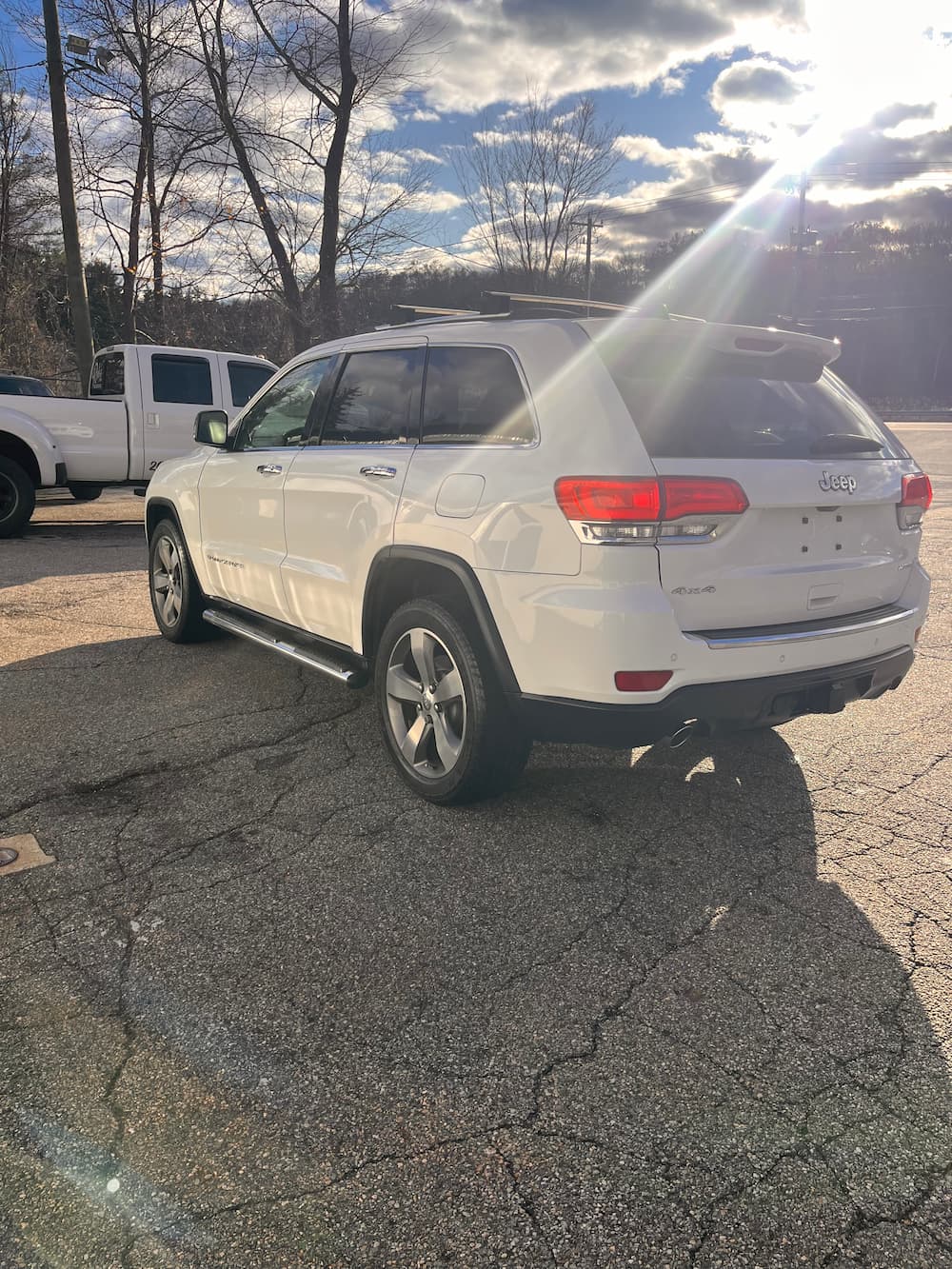 NEW ARRIVAL!!! 2014 JEEP GRAND CHEROKEE LIMITED!!! Absolutely spotless. ONLY 46k miles! Runs and drives like new. Loaded with 20” wheels, navigation, backup camera, heated front and rear seats, heated steering wheel, remote start, moonroof and much much more!! Hurry!! Won’t last at only $16,900!!