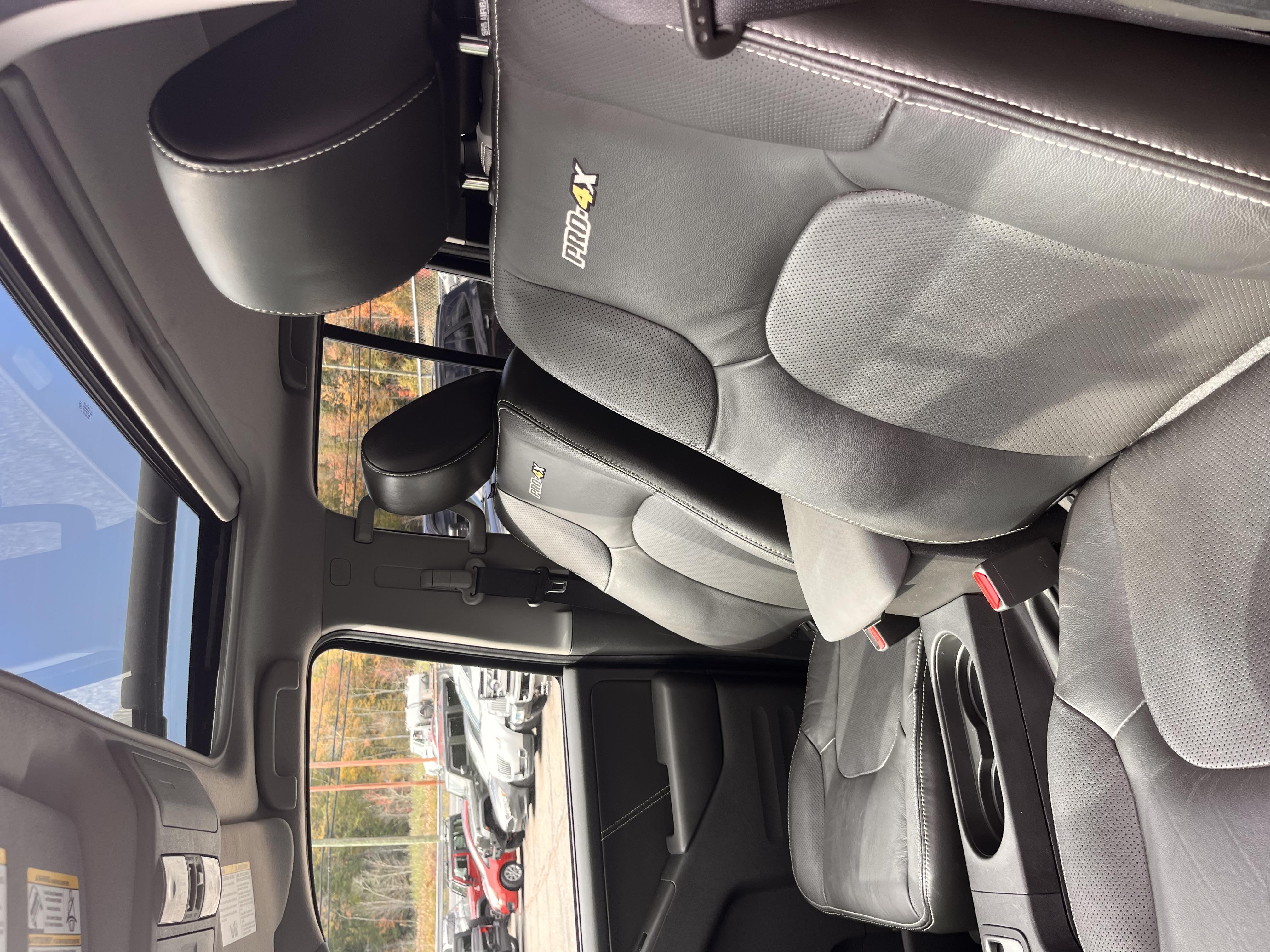 NEW ARRIVAL!! 2018 NISSAN FRONTIER PRO-4X!! Immaculate one owner clean carfax pickup!! Only 74k miles!! Loaded with heated leather seats, navigation, backup camera, tow package and much more!! All service records!! Definitely won’t last at ONLY $21,900!!