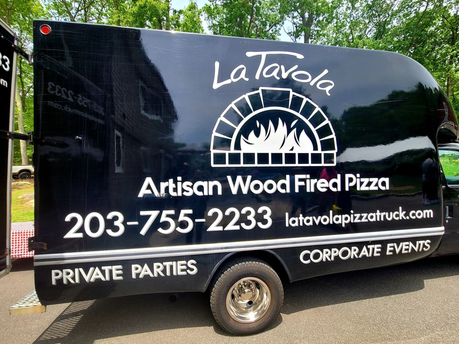 Wood Fired Pizza Truck in CT — image 4 of 5