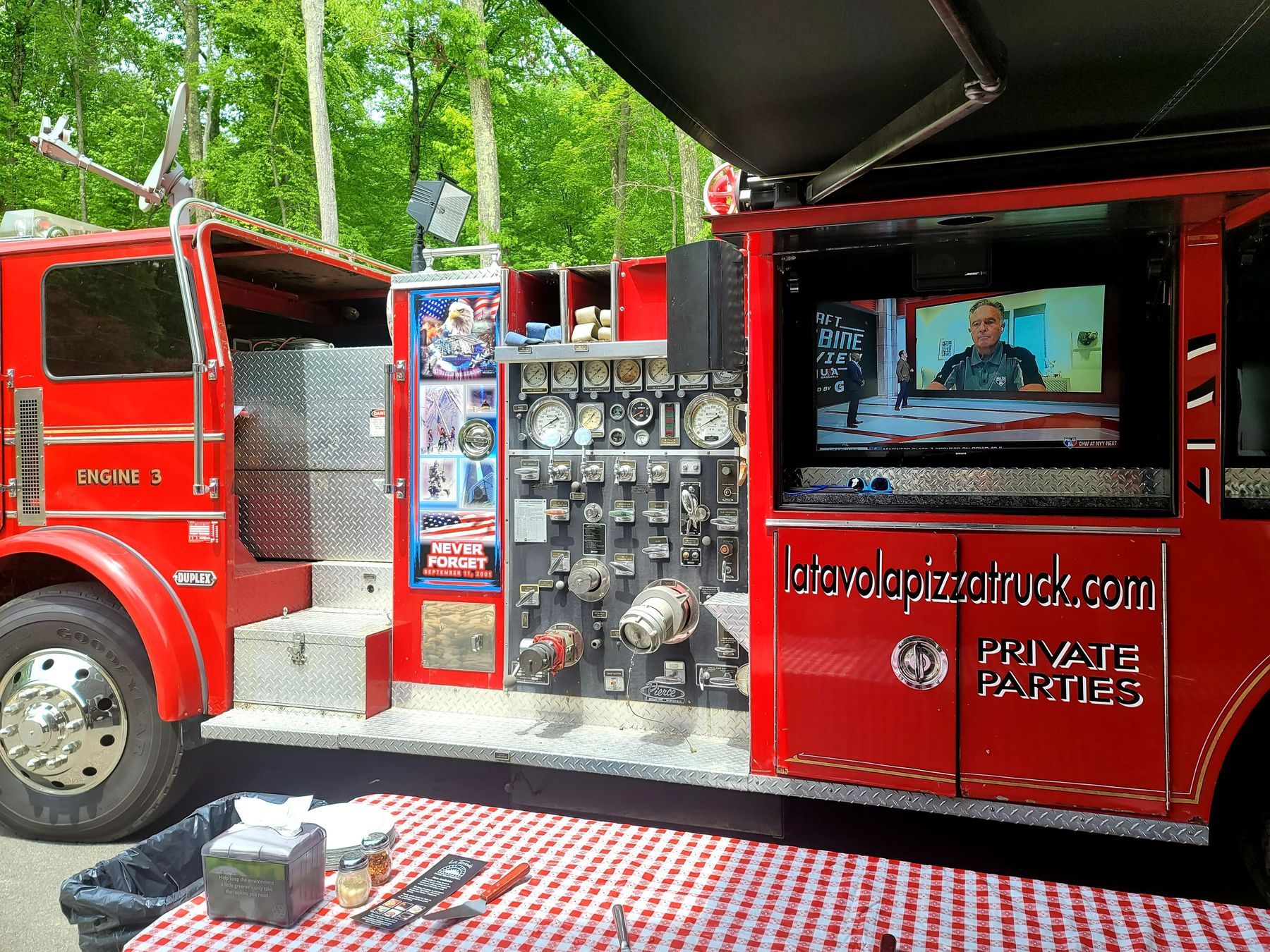 Wood Fired Pizza Truck in CT — image 2 of 5